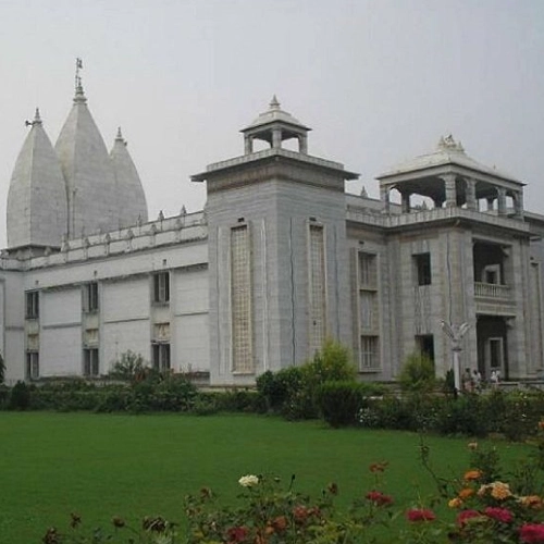 Adventure tour from Shimla to Manali featuring Beas River rafting, Himalayan views, and overnight stay.